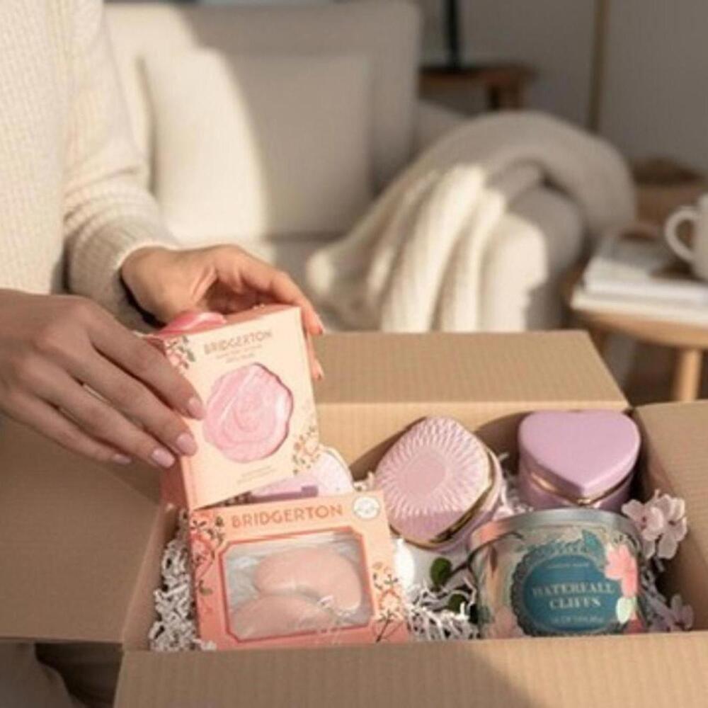 Romantic Self Care Gift Box | Spa Gift Set | Valentine Gift | Candle Bath Set